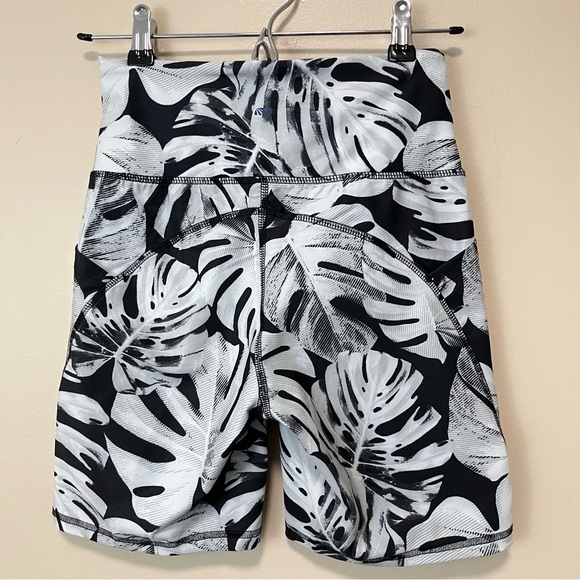 Cycle House by Marika Laura Side Pockets Bermuda Shorts - Picture 7 of 15